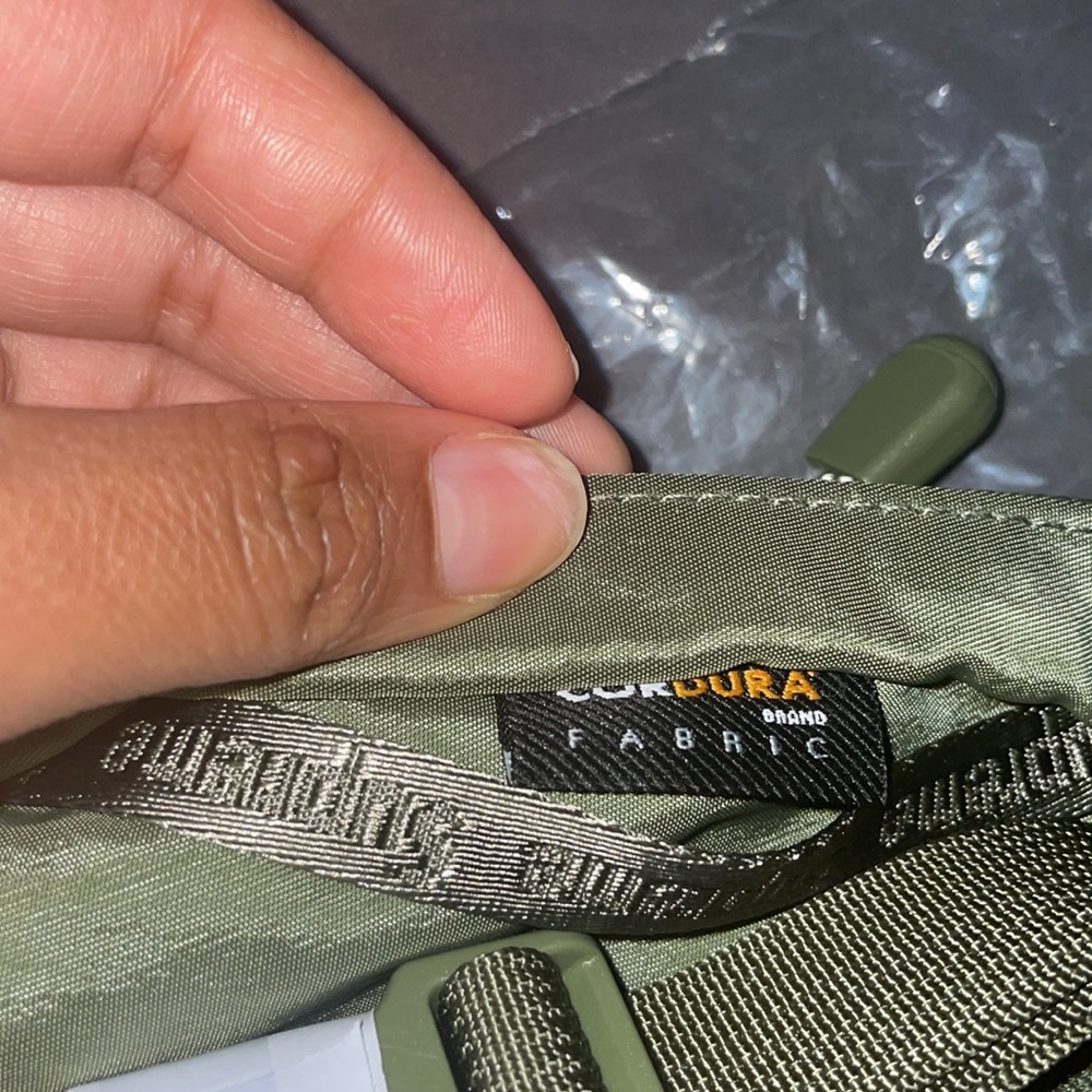 ✨Host Pick✨ Supreme waist bag (FW20) - Picture 8 of 15